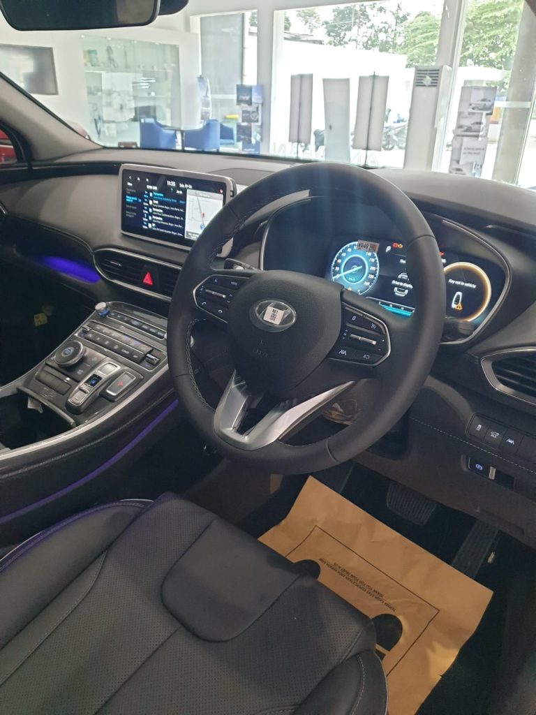 Interior Hyundai Santa Fe Indonesia 2024-2025 Black 2