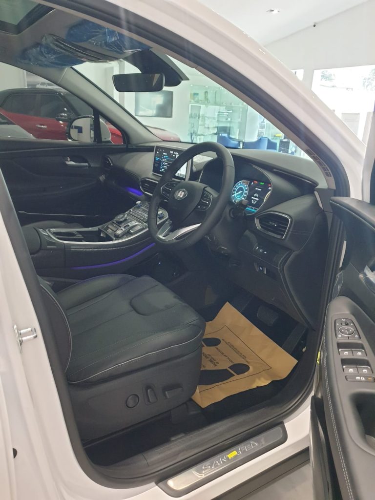 Interior Hyundai Santa Fe Indonesia 2024-2025 Black 1