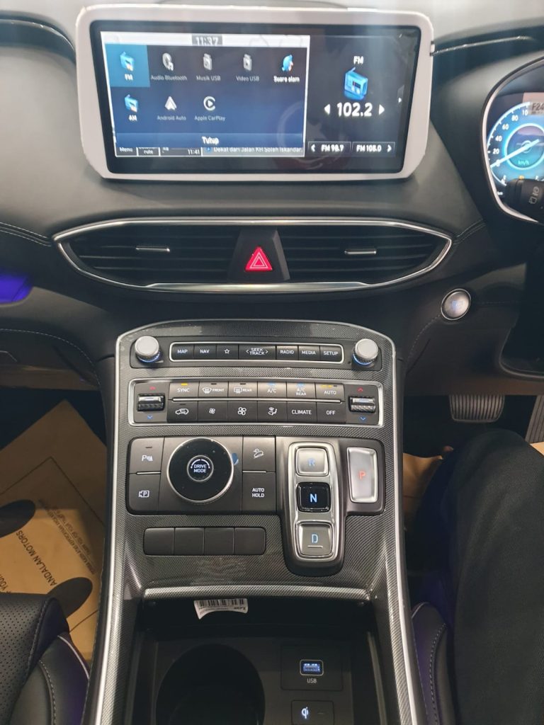 Interior Hyundai Santa Fe Indonesia 2024-2025 Black 2b