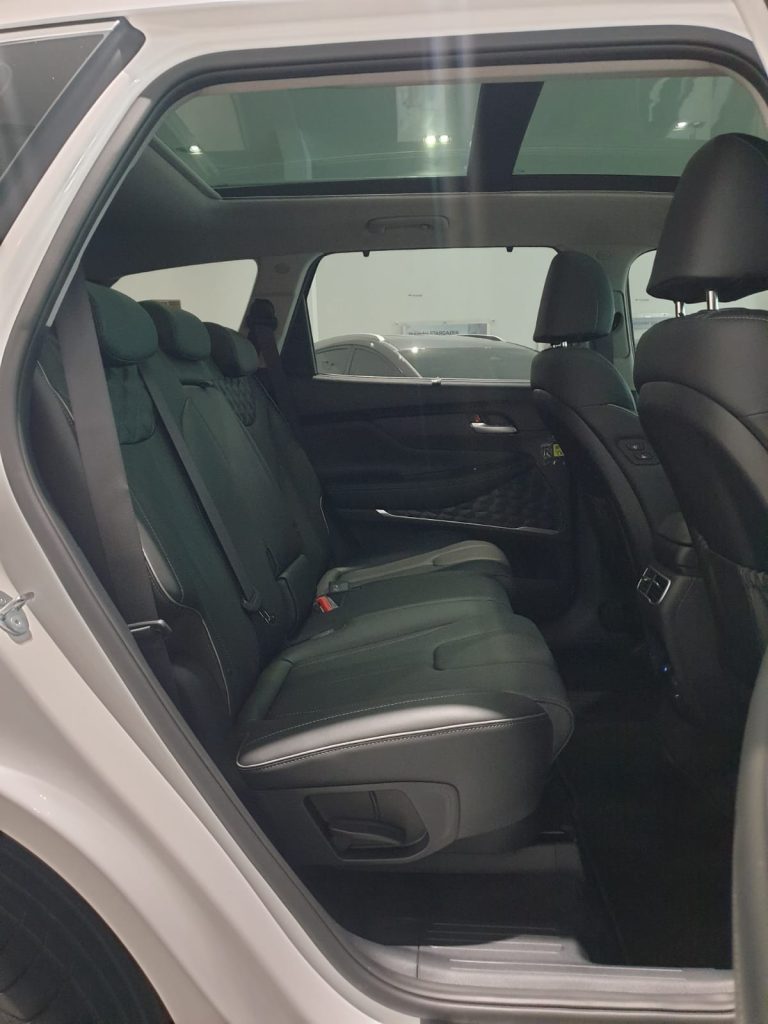 Interior Hyundai Santa Fe Indonesia 2024-2025 Black 2d